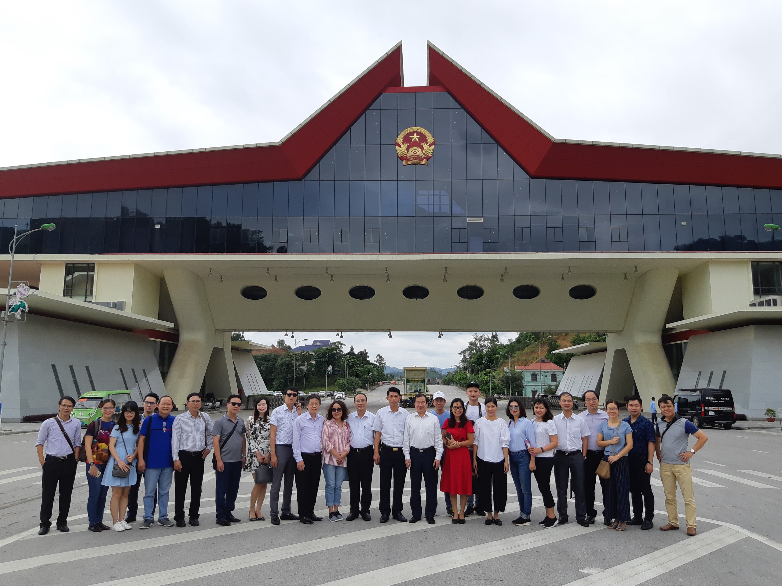Đoàn khảo sát tại cửa khẩu quốc tế Hữu Nghị, Lạng Sơn